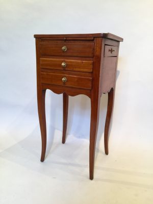 Petite table volante d’époque XVIII ème siècle.